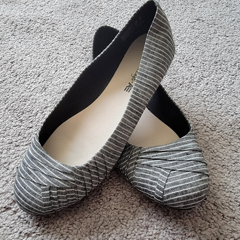 Womens Striped Flats